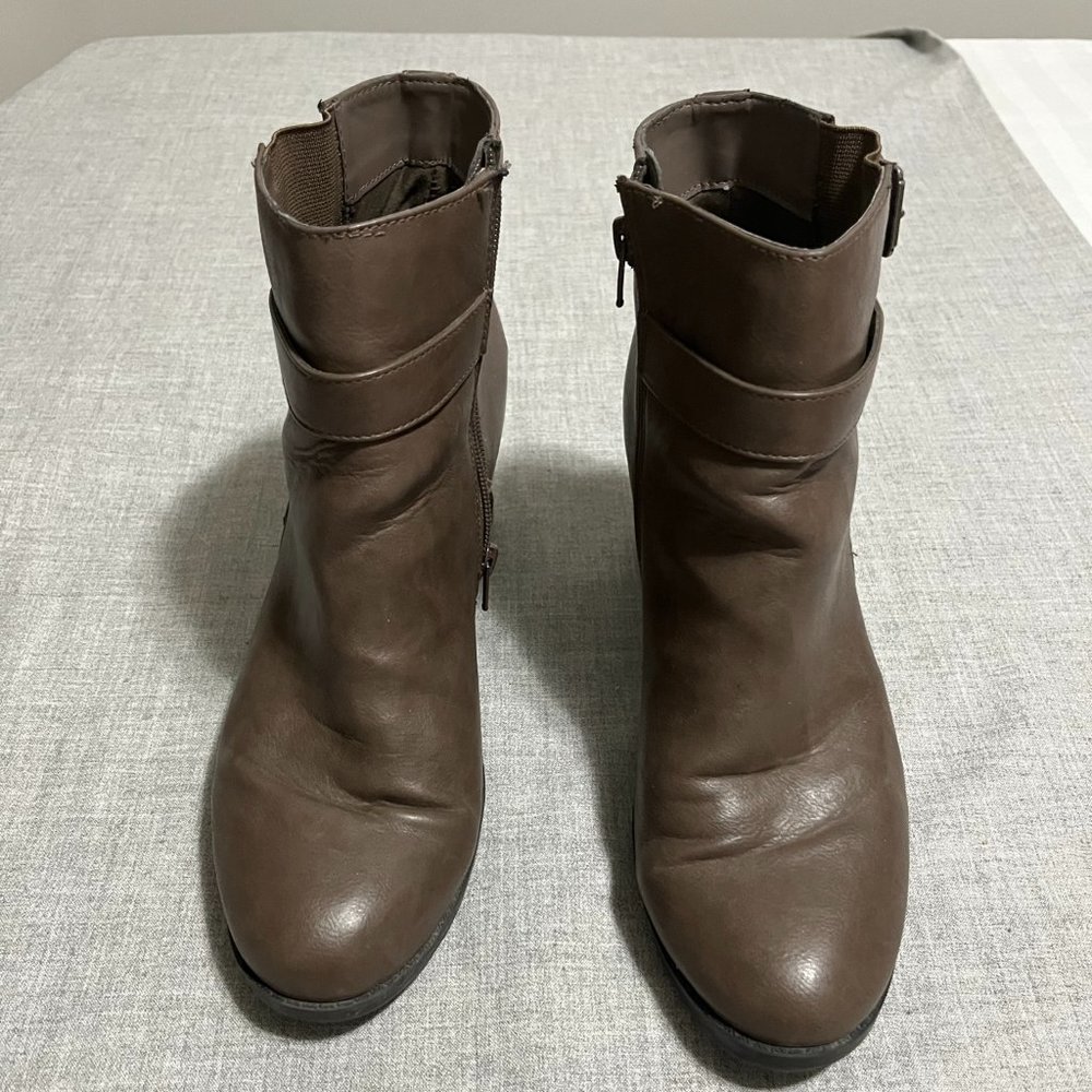 Unisa Women's Wedge Boot